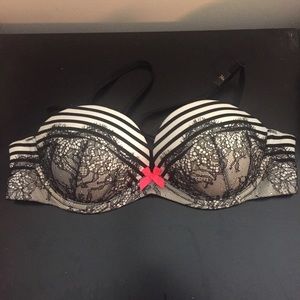 NWT Victoria Secret bra 34A